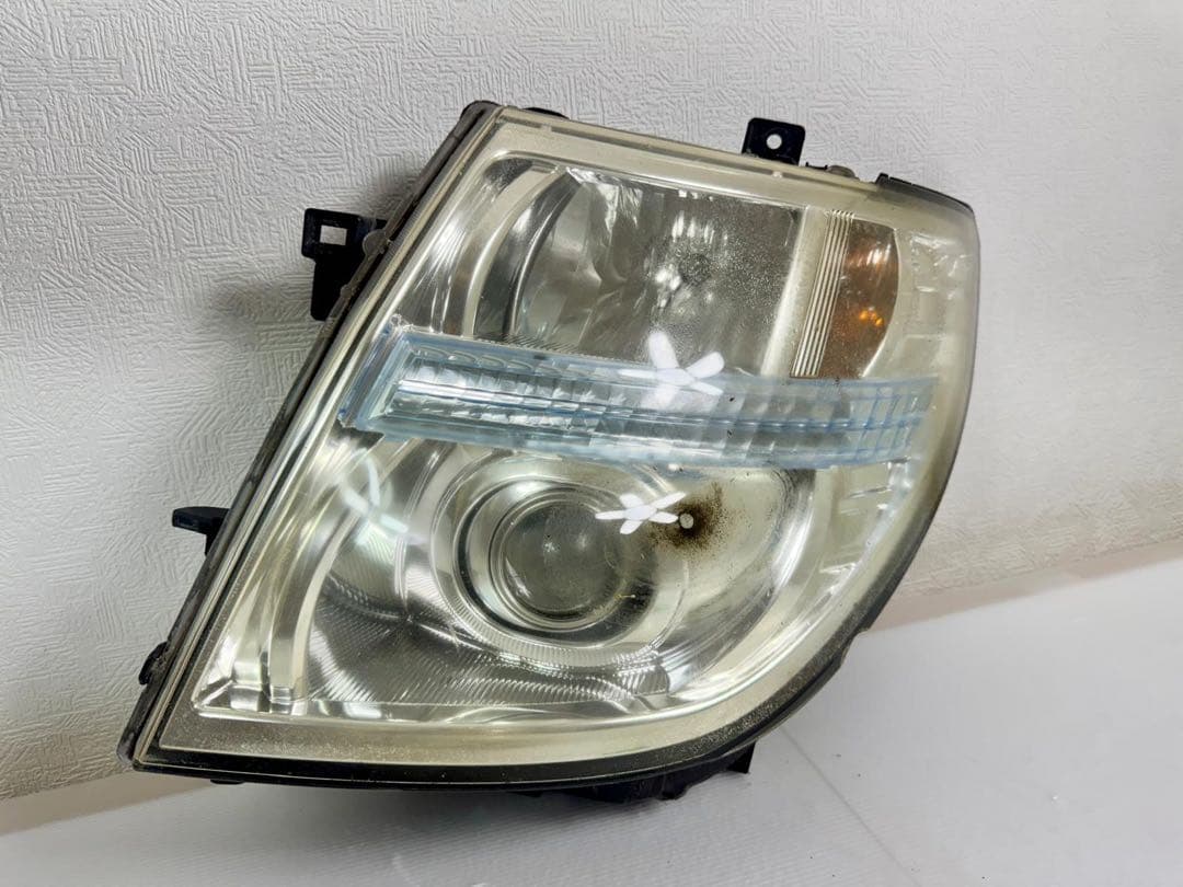 ジャンク品 日産 エルグランド E51 後期 HID ヘッドライト 左