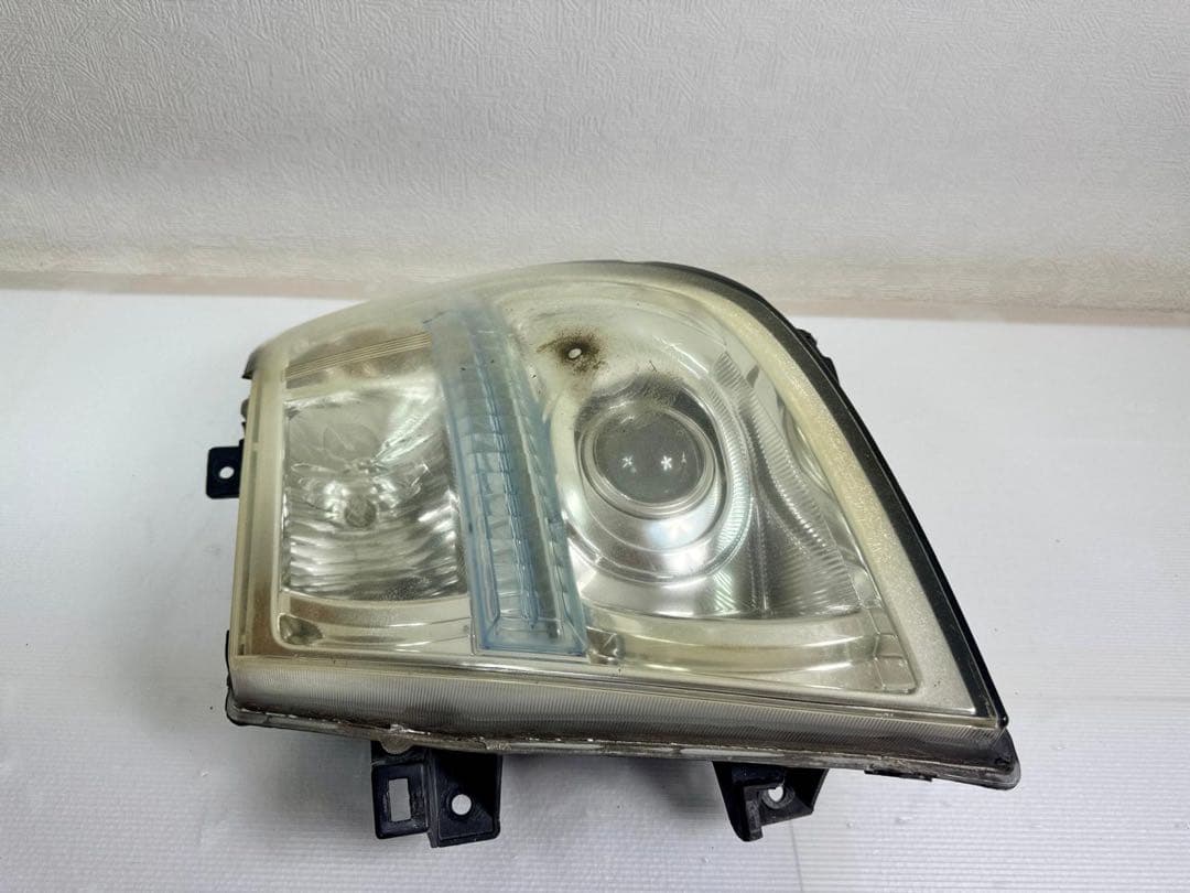 ジャンク品 日産 エルグランド E51 後期 HID ヘッドライト 左