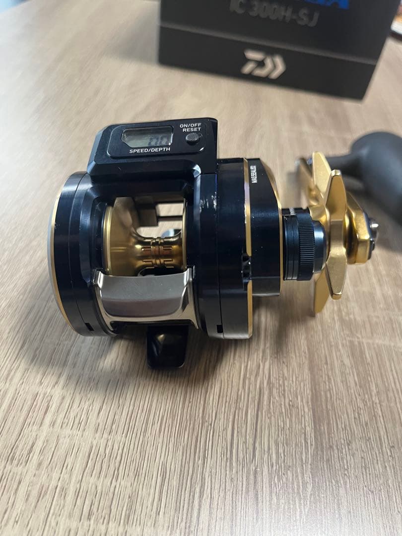 DAIWA 21 SALTIGA IC 300H-SJ ベイトリール