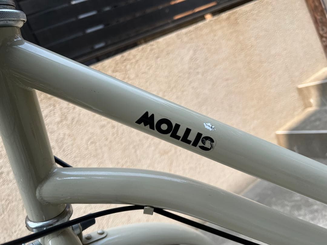 シティ車　MOLLIS モーリス　ホワイト　26インチ　変速付き