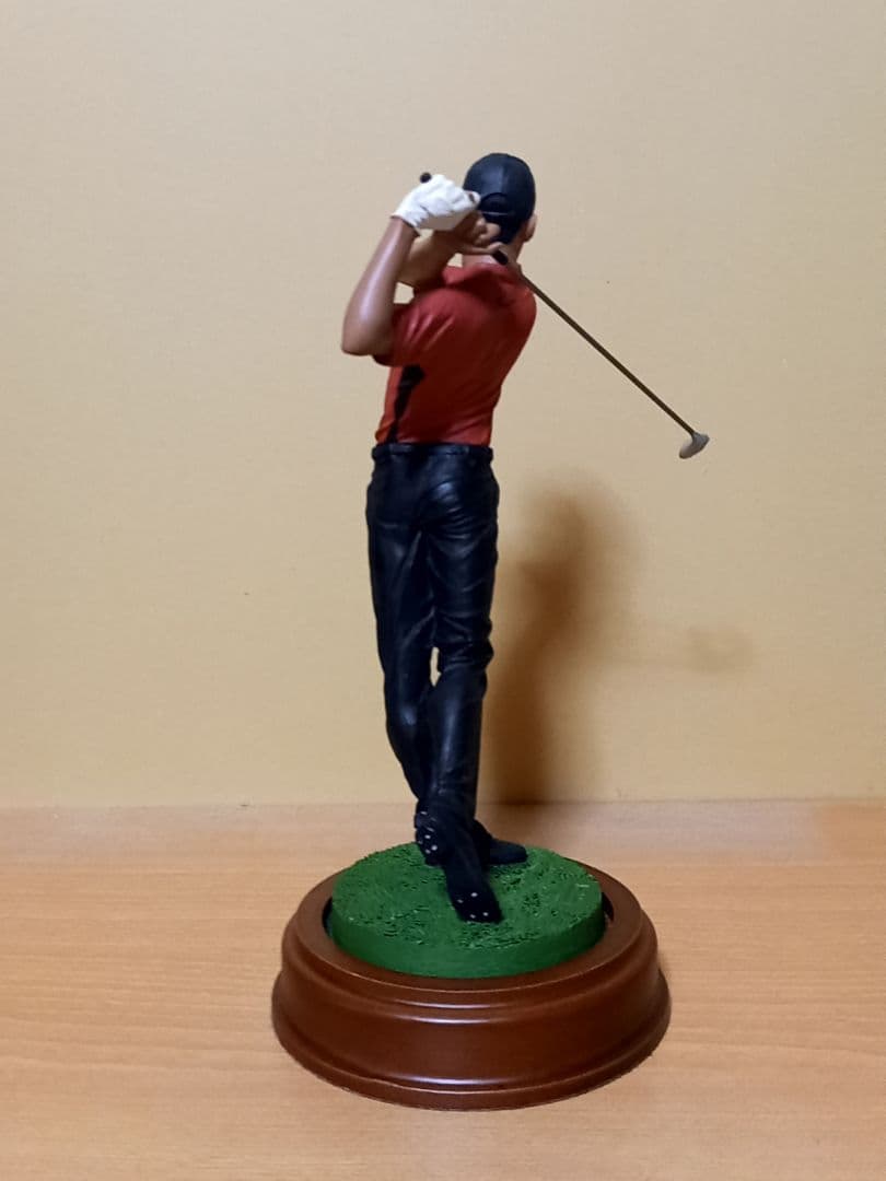 タイガーウッズ　フィギュア　ゴルフ