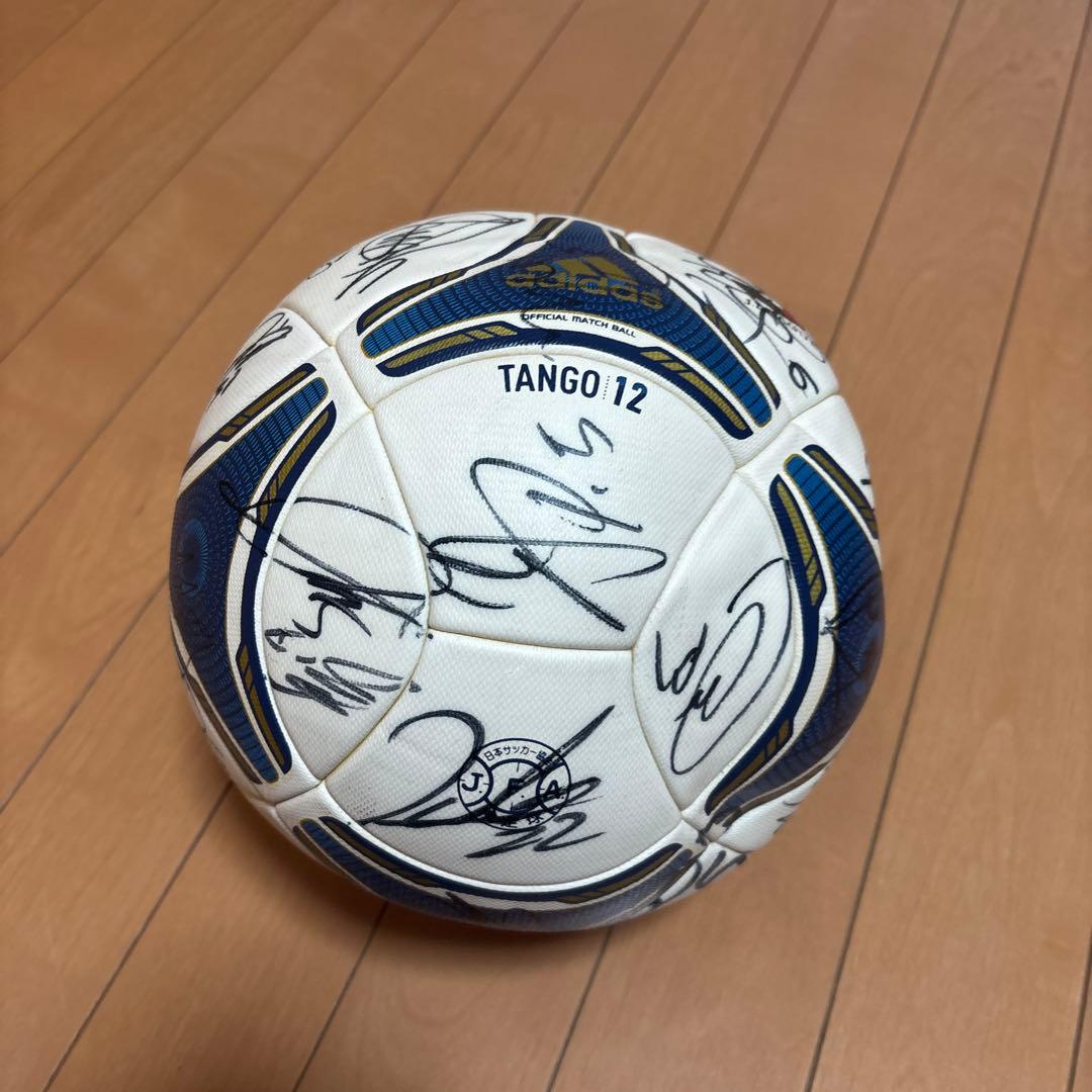サッカーボール TANGO 12 サイン入り