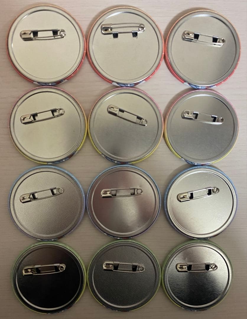 カラフルピーチデフォ缶バッチセット