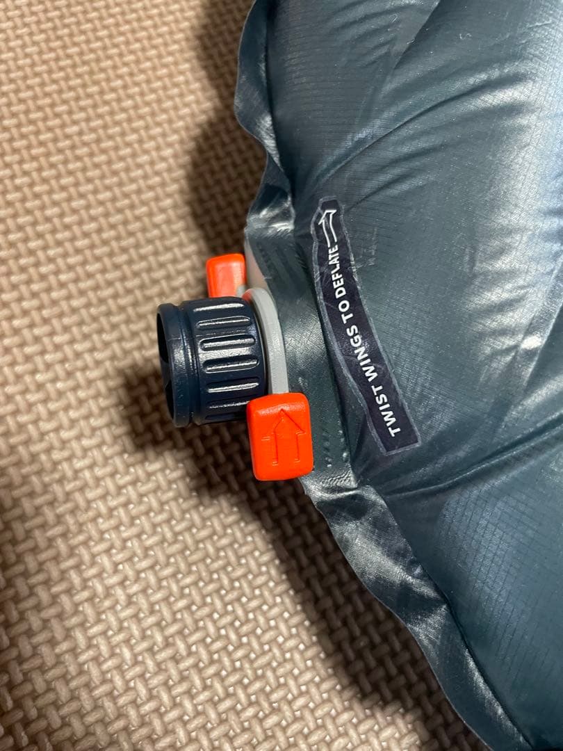 アウトドア寝具 thermarest neoair uberlite