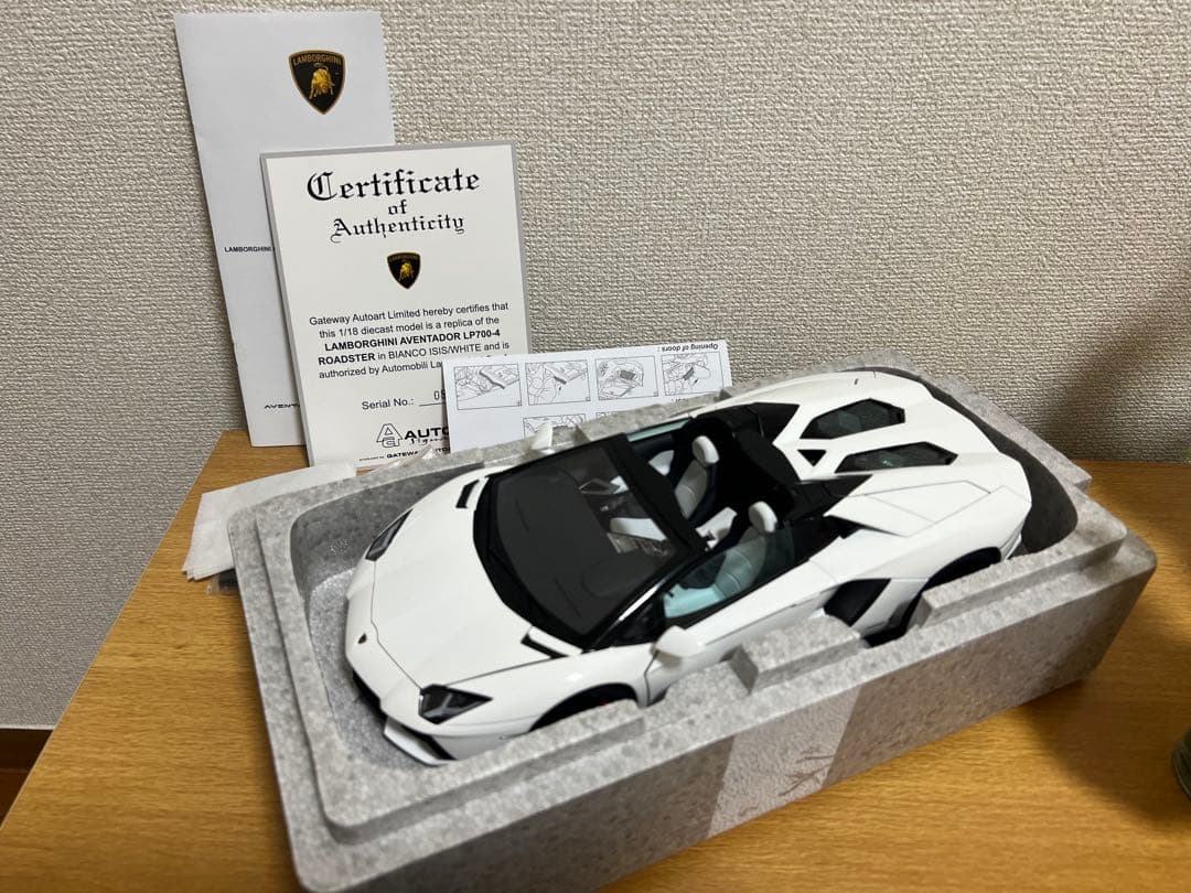 値下げしましたAutoart1/18ランボルギーニアヴェンタドールロードスター