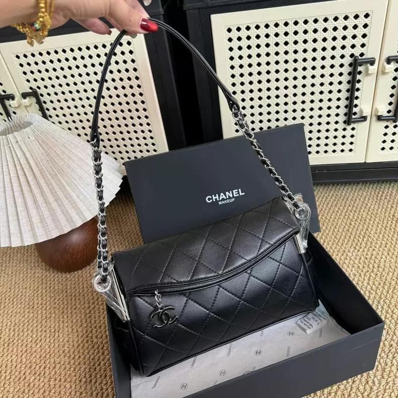 VIP ブラックレザー ノベルティショルダー