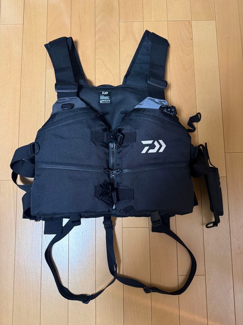 Daiwa ブラックライフジャケット DF4020