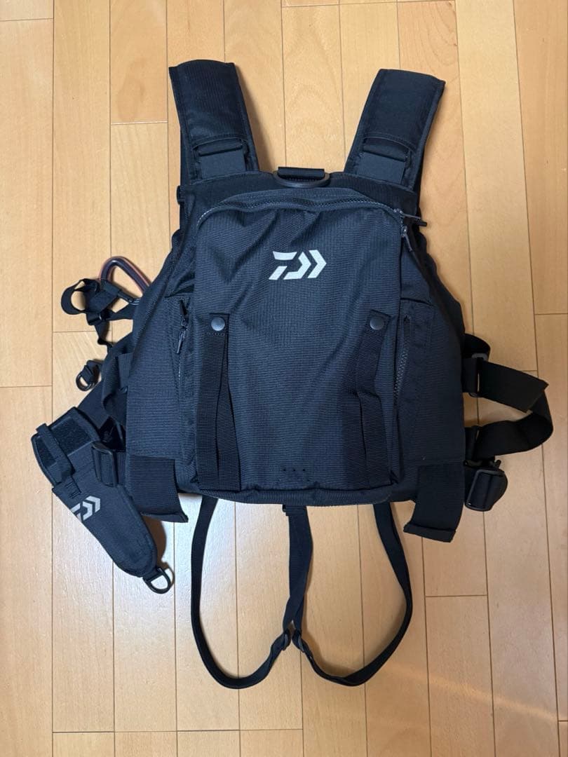 Daiwa ブラックライフジャケット DF4020
