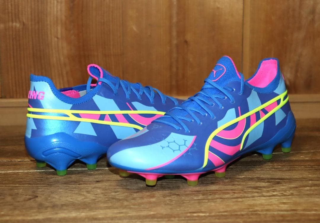 新品 プーマ キング アルティメット ENERGY サッカースパイク 25.5Ⓗ