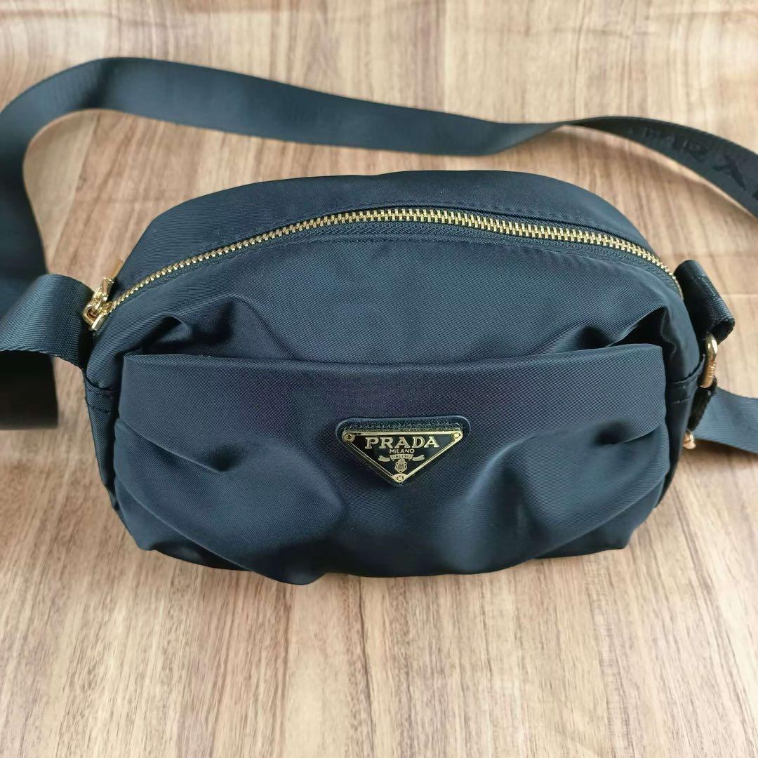 PRADA ノベルティ ブラック ショルダーバック ナイロン