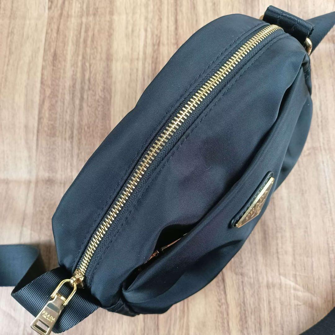 PRADA ノベルティ ブラック ショルダーバック ナイロン