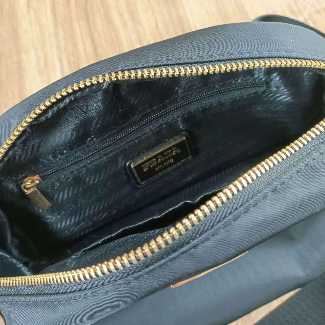 PRADA ノベルティ ブラック ショルダーバック ナイロン
