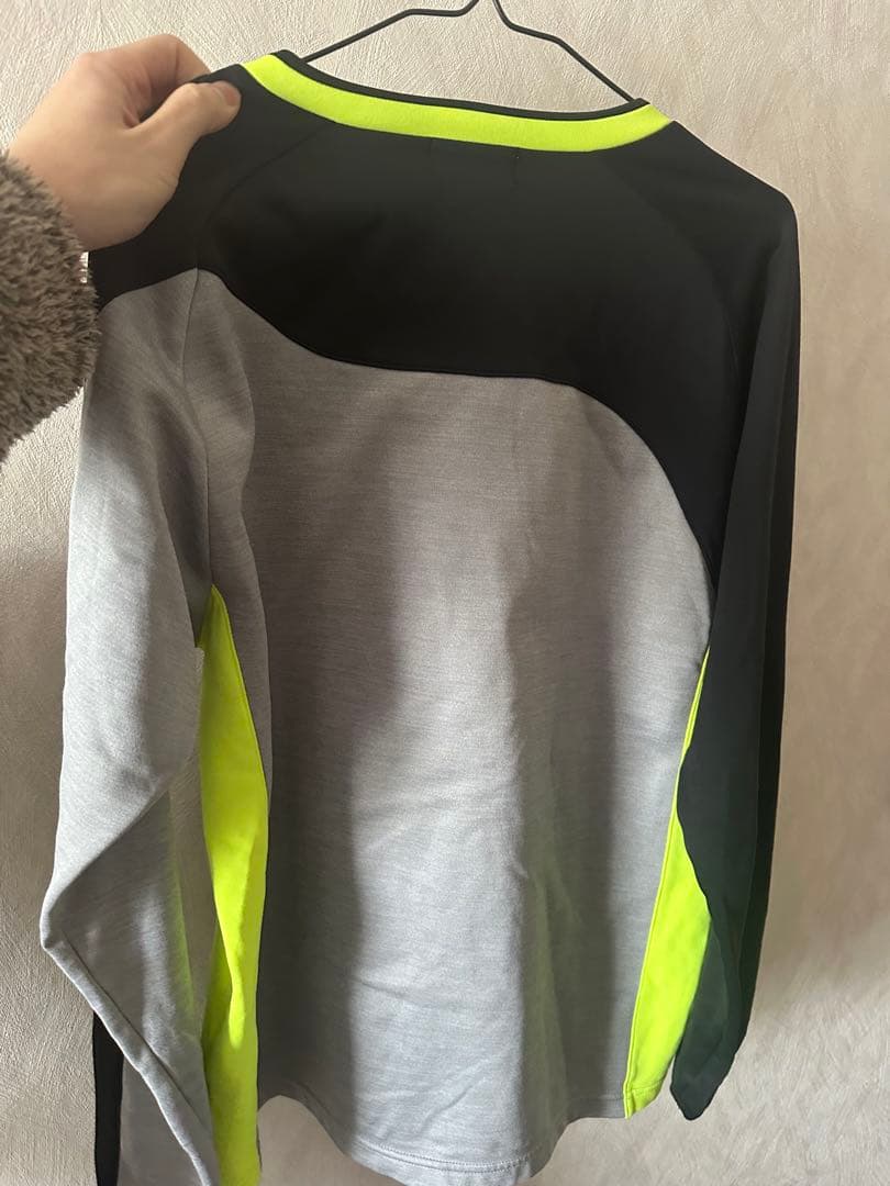 YONEX 長袖ウォームアップウェア ロングTシャツ