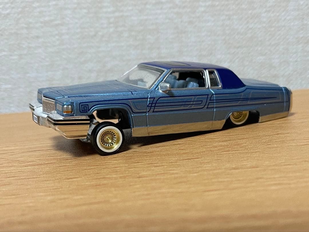 1/64 ローライダー キャデラック ブロアム ミニカー jadatoys