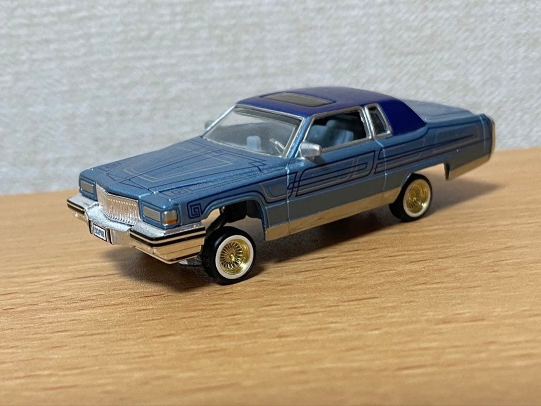 1/64 ローライダー キャデラック ブロアム ミニカー jadatoys