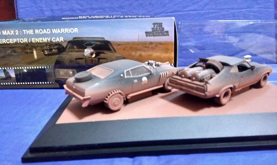 限定品オートアート マッドマックス インターセプター・エネミーカー２台セット