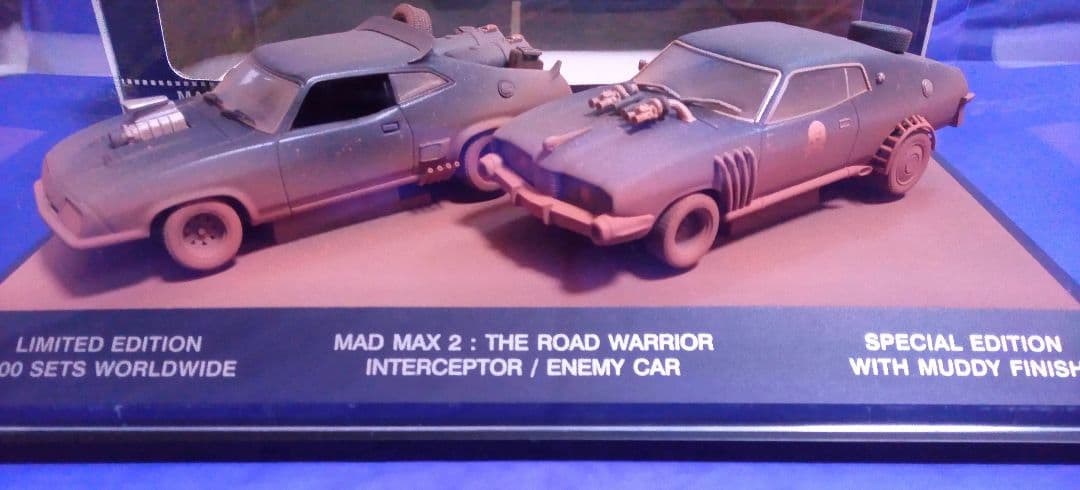 限定品オートアート マッドマックス インターセプター・エネミーカー２台セット