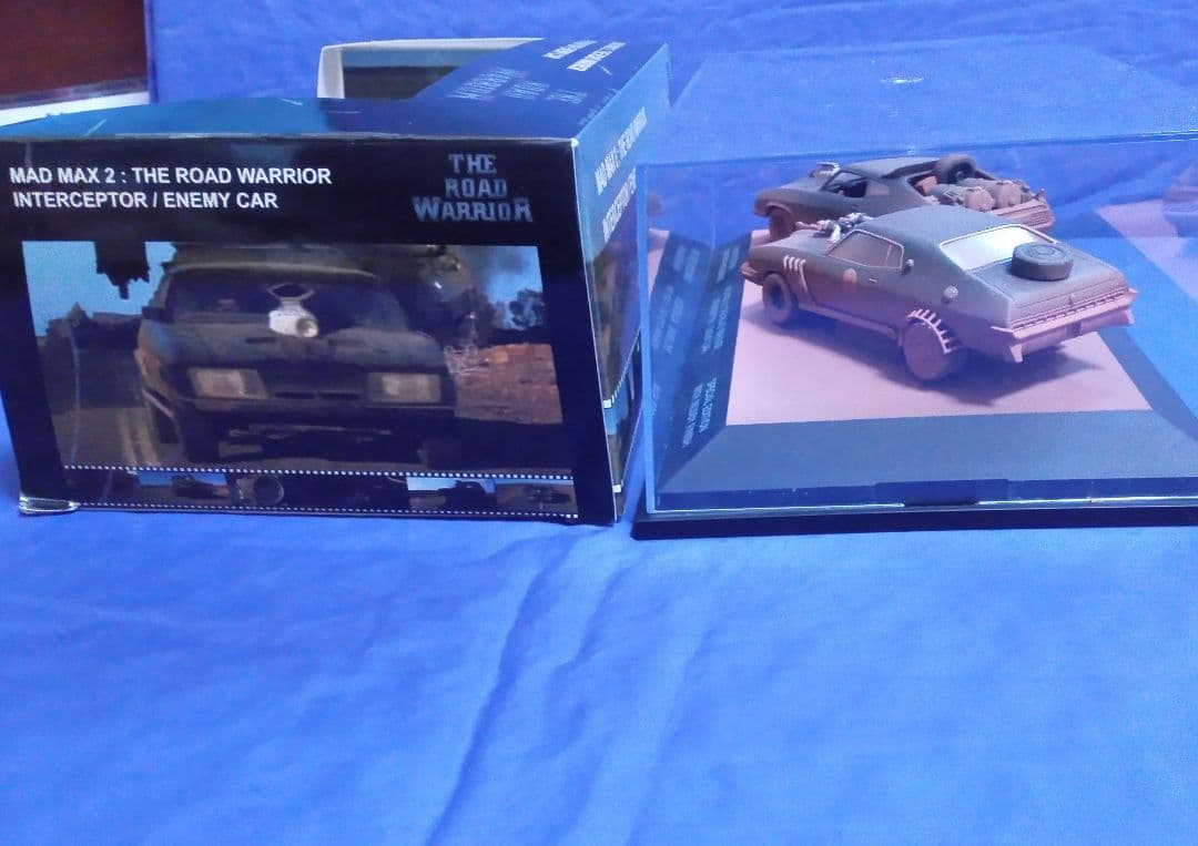 限定品オートアート マッドマックス インターセプター・エネミーカー２台セット