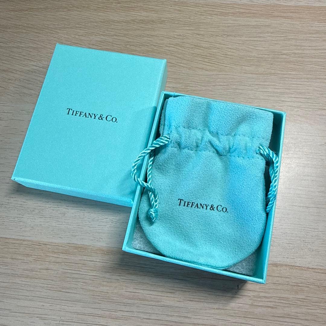 【たんぽぽ】Tiffany & Co. ギフトボックスとポーチ