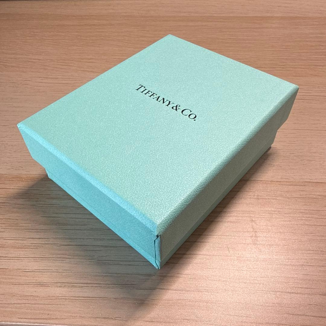 【たんぽぽ】Tiffany & Co. ギフトボックスとポーチ