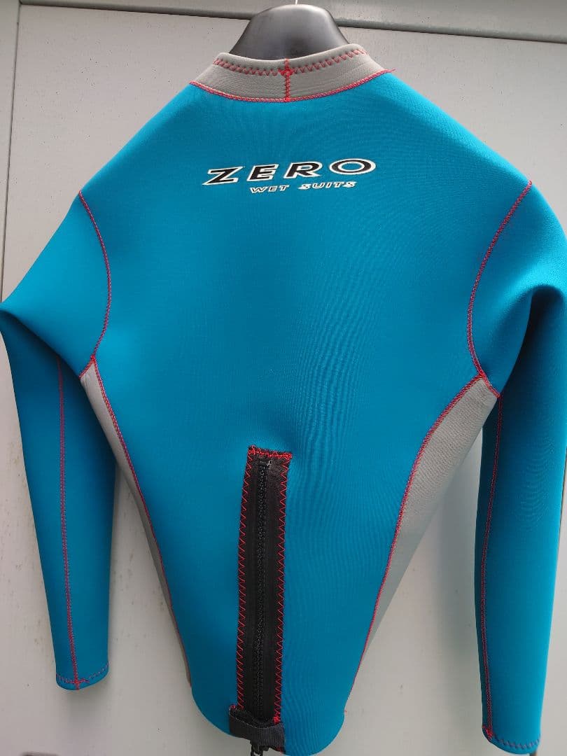 値下 ZERO WET SUITS ウエットスーツ 長袖タッパー ステッカー付き