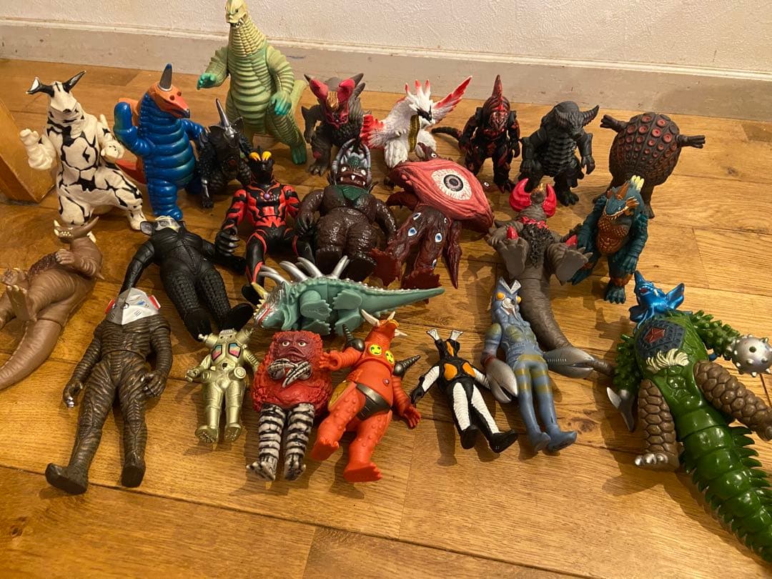 ウルトラマン・怪獣　ソフビまとめ売り　大量おまけ付き