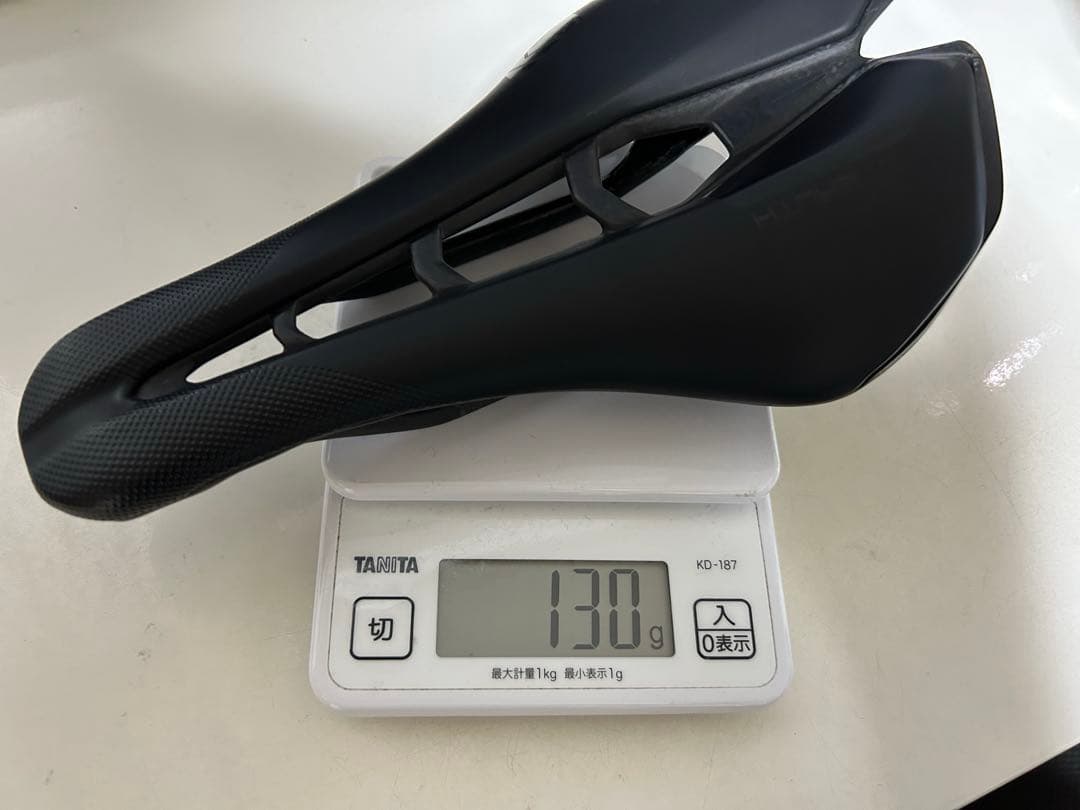 シマノ PRO STEALTH SUPERLIGHT カーボンサドル　142mm