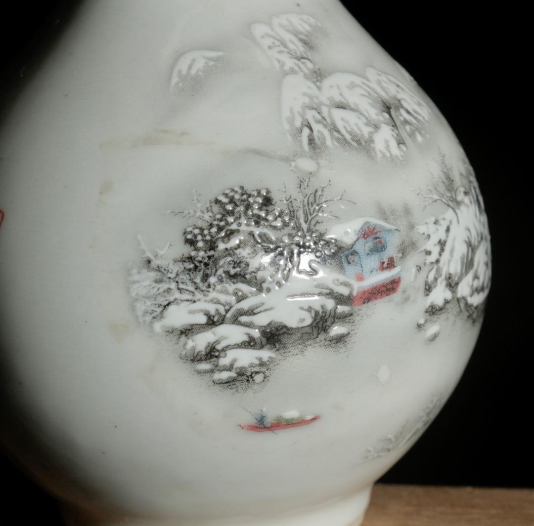 中古 白磁 浮彫 万雪千山図 天球瓶 詩文款 景徳鎮風 中国美術 CL0036