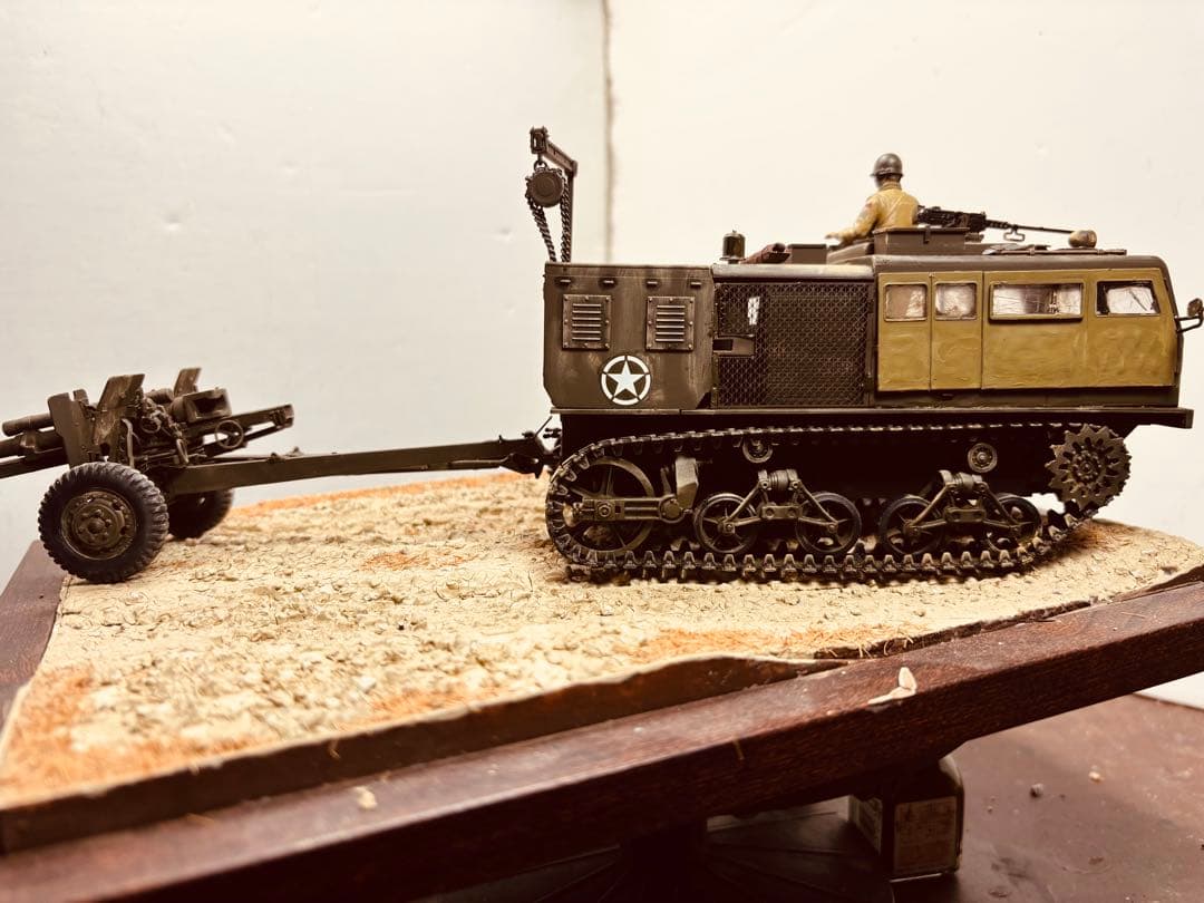 1/35 アメリカ陸軍105mm榴弾砲とM4ハイスピードトラクター