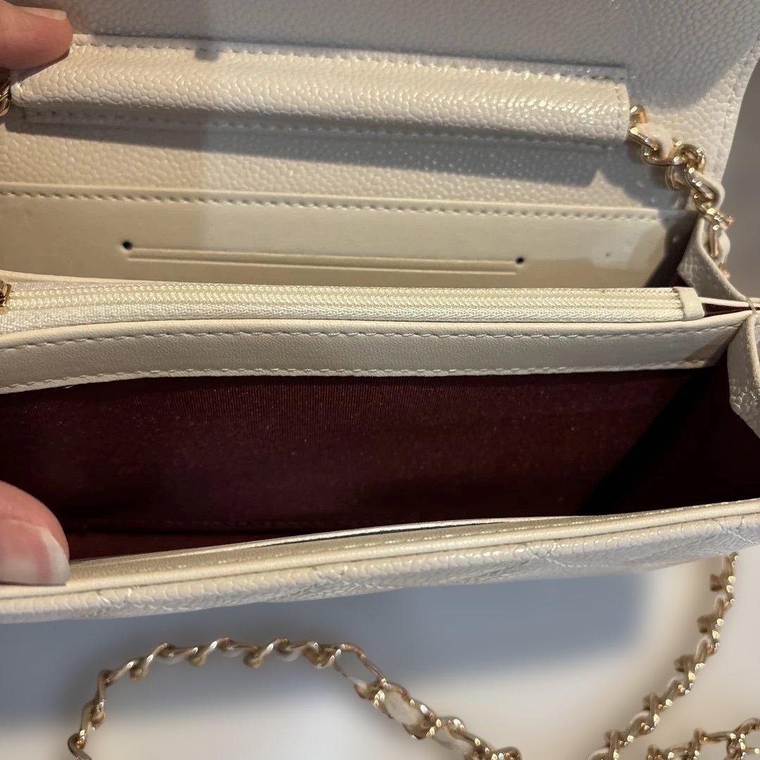 CHANEL シャネル　チェーンウォレット　ホワイト