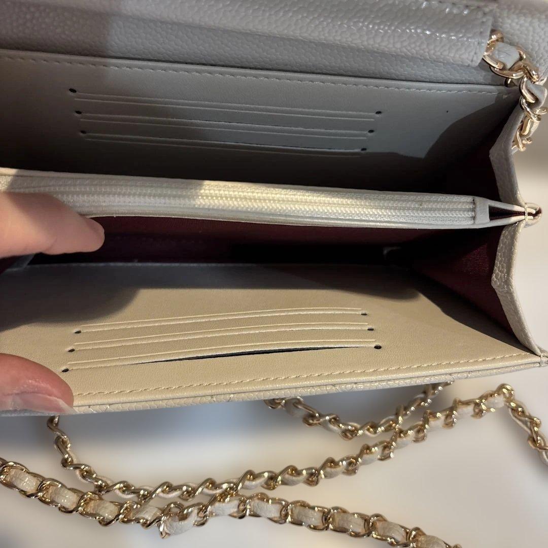 CHANEL シャネル　チェーンウォレット　ホワイト