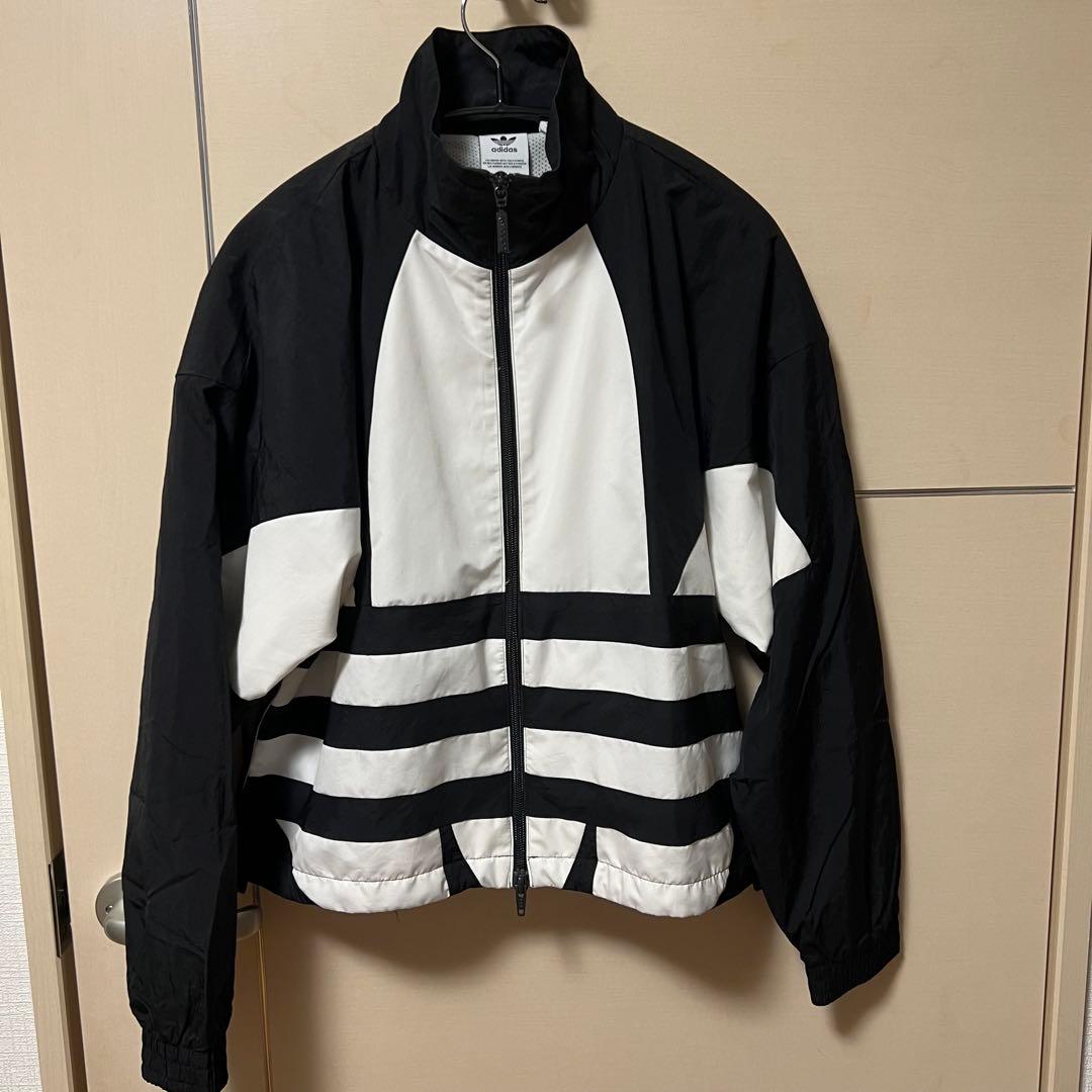adidas アディダス セットアップ ストライプデザイン　ジャージ上下セット