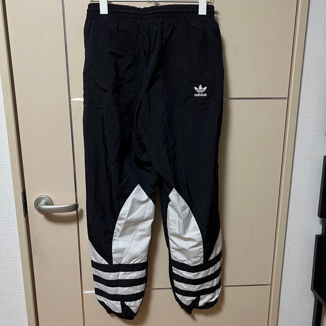adidas アディダス セットアップ ストライプデザイン　ジャージ上下セット