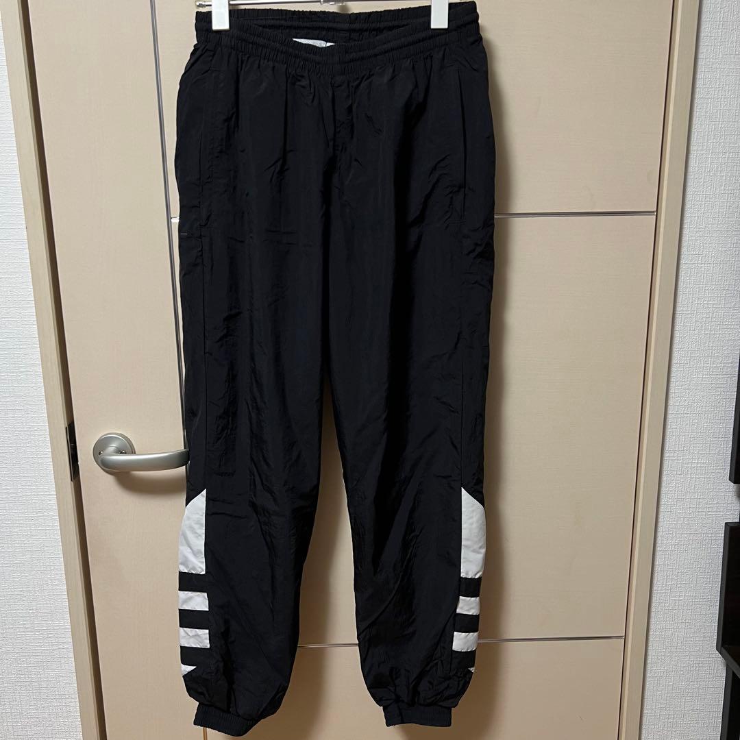adidas アディダス セットアップ ストライプデザイン　ジャージ上下セット