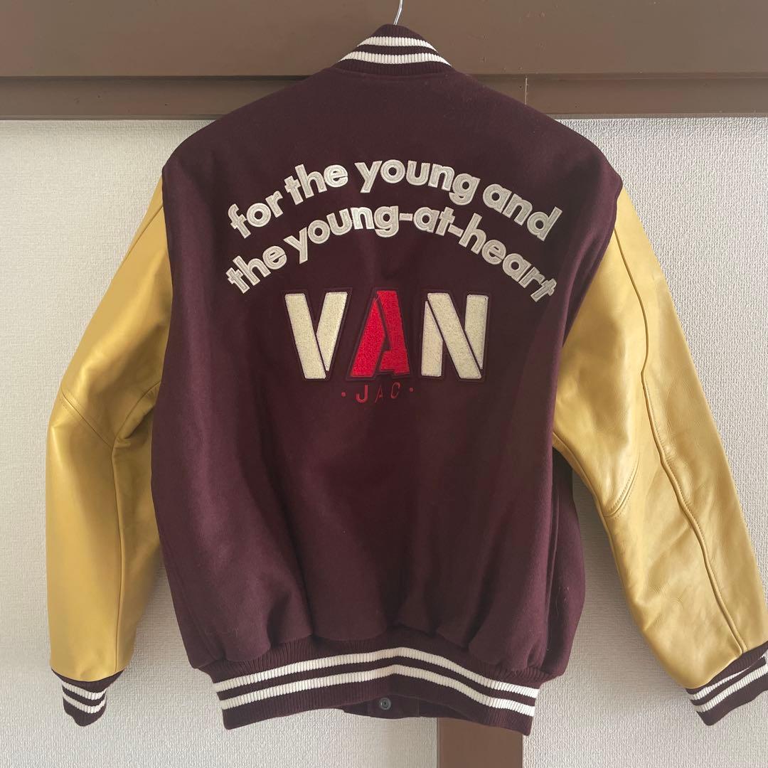 van袖革スタジャン
