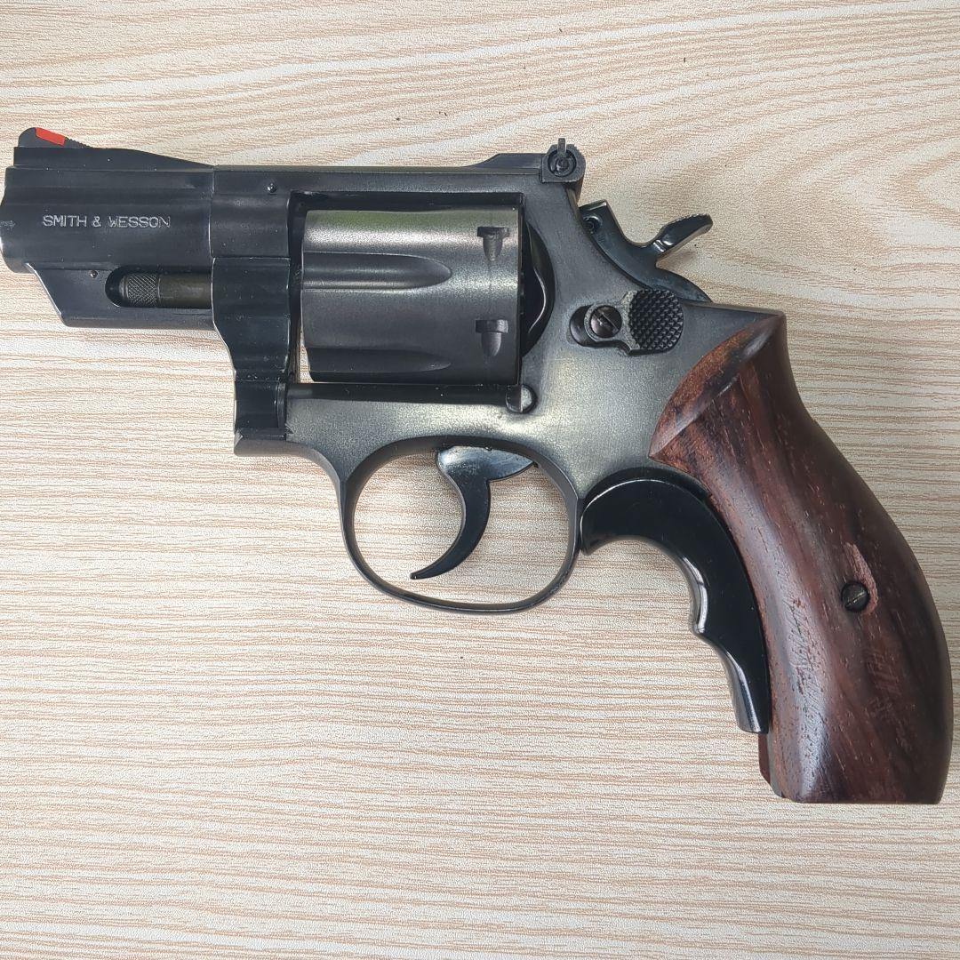コクサイリボルバー(マグナム) .357 Magnum 日本製 木グリに小傷あり