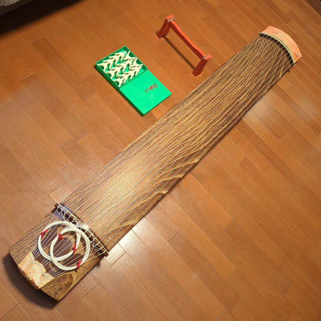 箏　十三弦　すだれ彫り　琴柱　琴枕　和楽器　琴