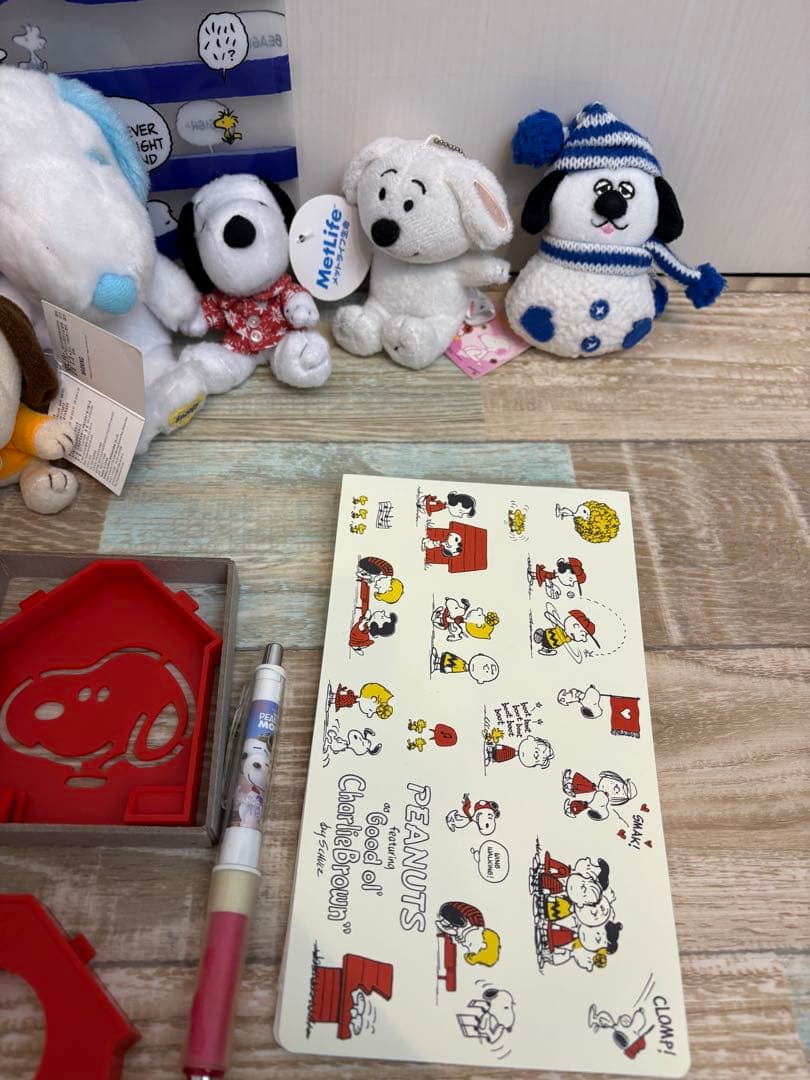 スヌーピー　peanuts ぬいぐるみ　ポーチ　文具　手袋　イヤーマフ　まとめ売