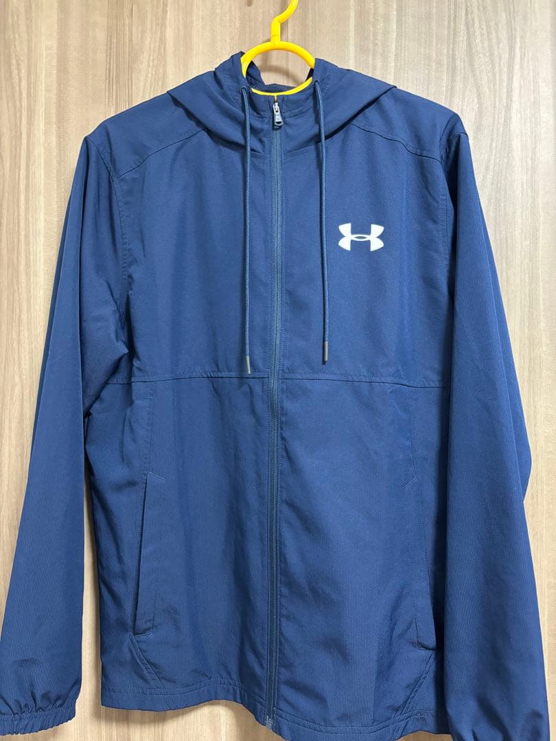 Under Armour フード付きウィンドブレーカー MD ネイビー