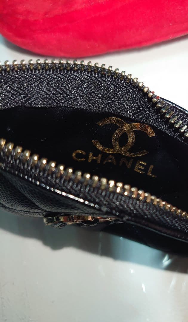 CHANEL ノベルティ ココマーク ケース　赤色ミニポーチ(オマケ品)付
