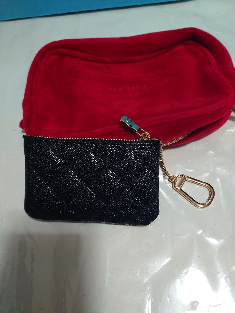 CHANEL ノベルティ ココマーク ケース　赤色ミニポーチ(オマケ品)付