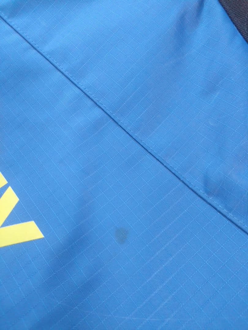 美品、YONEX バドミントンバッグ　シューズ入れ付き ブルー×ライムグリーン