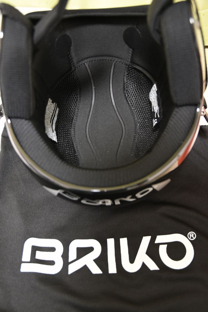 BRIKO ヘルメット ブラック
