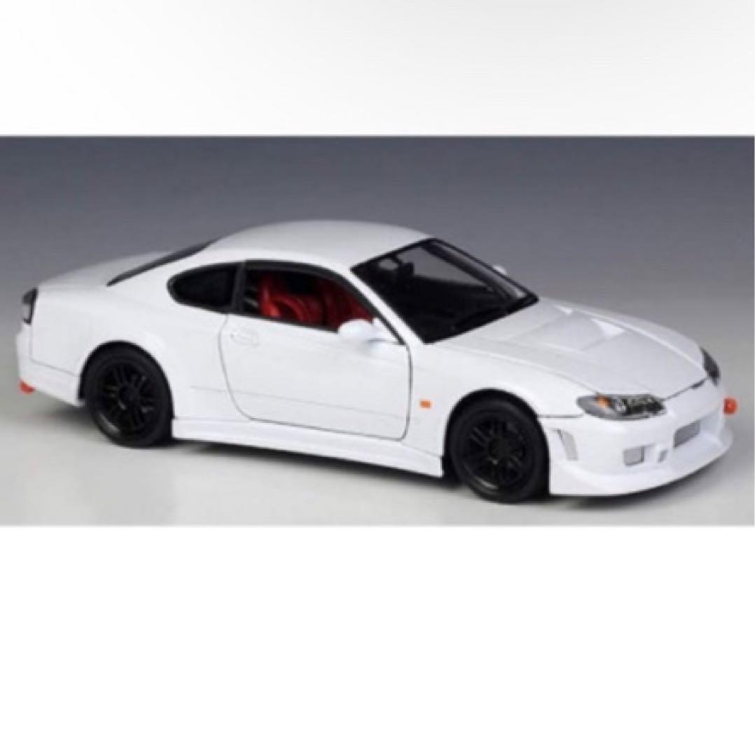 1/24 ニッサン シルビア S-15 ホワイト ダイキャストカー 完成品