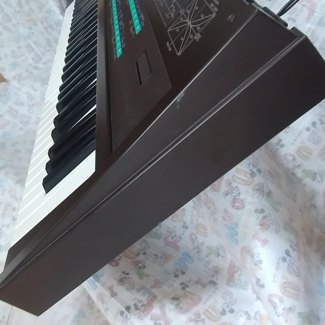 「 DX7 」YAMAHA・FM音源搭載デジタルシンセサイザー