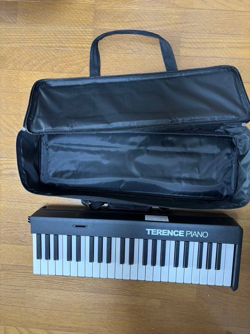 88鍵盤 電子ピアノ　折り畳み式　ペダル付き　軽量　TERENCE