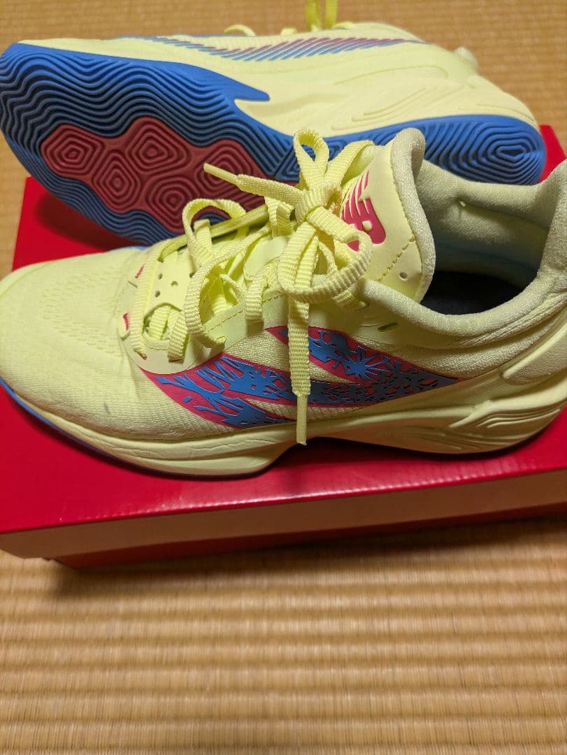 New Balance バスケットボールシューズ イエロー