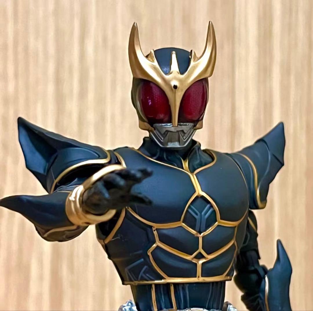 仮面ライダークウガ　アルティメットフォーム　フィギュア