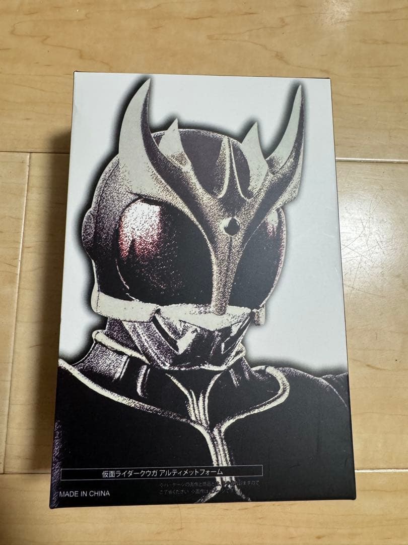 仮面ライダークウガ　アルティメットフォーム　フィギュア