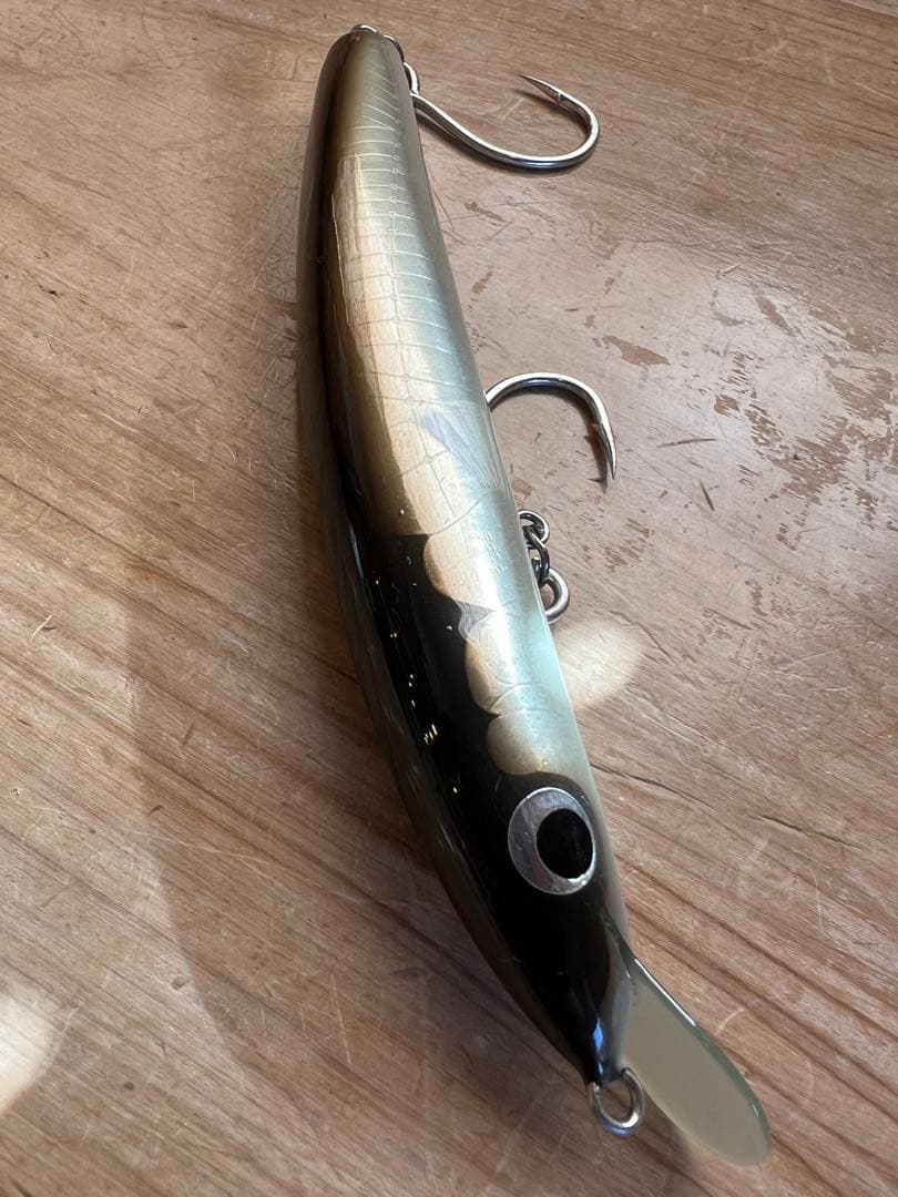だ*こ様 ビッグトラウトルアー 魚じゃらし工房 saburou140&140B